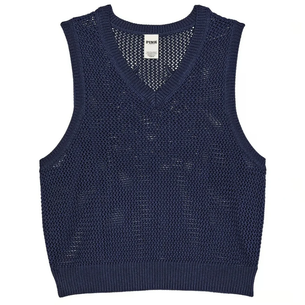 PINK Victoria's Secret Cambridge Knit Cropped Vest. - Picture 3 of 11